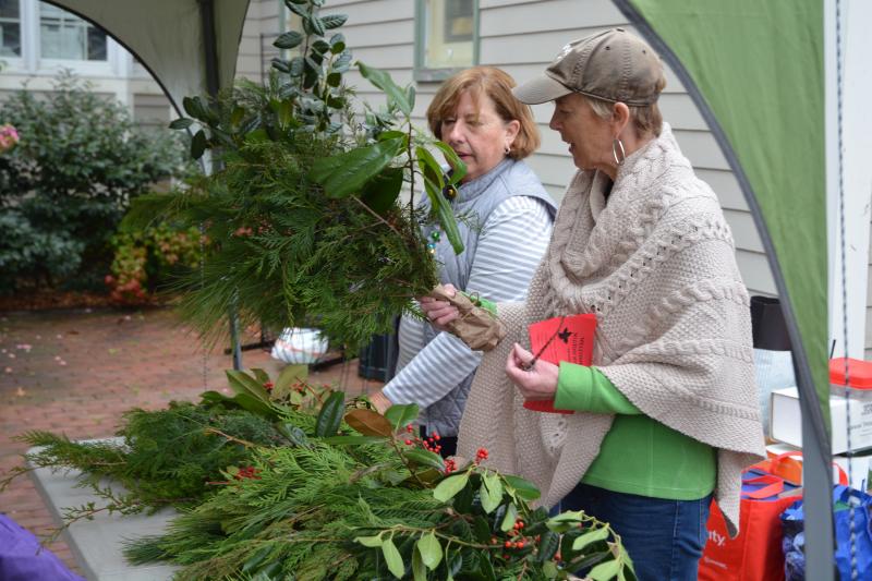 Milton Holly Festival returns and it brings the masses Cape Gazette